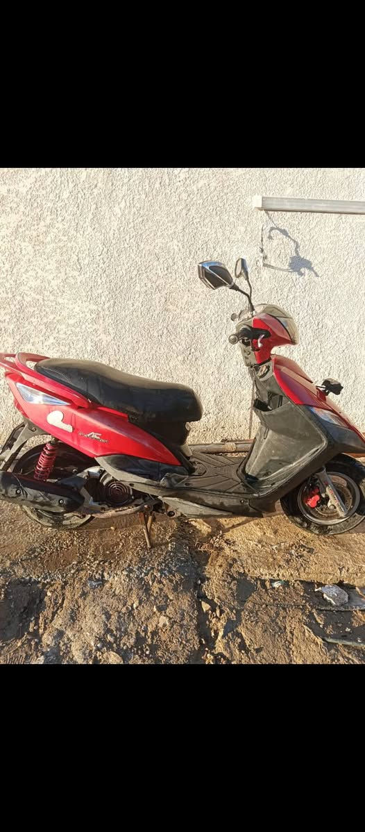 السلام عليكم دراجه للبيع ثعلب كابريته دراجه نظيفه حيل السعر 550وبيها مجال العنوان بغداد الشعله الدوانم قرب معمل الاسفنج ***********
