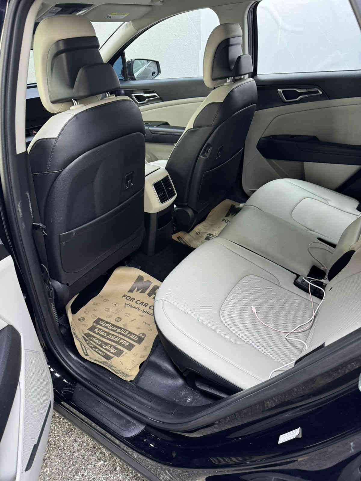 سلام عليكم
سبورتج2023 اكس  فور

مواصفات 

بصمه + بصمه أبواب 

خمس كامرات 

رادار امامي جانبي خلفي 

تشغيل عن بعد

كشن كهرباء خزن

كشنات جلد ابيض

كشن تتدفئه 
ستيرن تدفئه

تبريد قطعتين

تبريد لمس بيانو

شاشه متصل

لايتات زينون 
 

شحن لاسلكي

اوتو هولد 

إطفاء ذاتي تشغيل ذاتي 

قياده ذاتيه تحديد مسار 
حادثها بنيد مصلح نفسه
ارباك فقط ستيرن

سعر ٢٠٣ 
العنوان زيونه
***********
