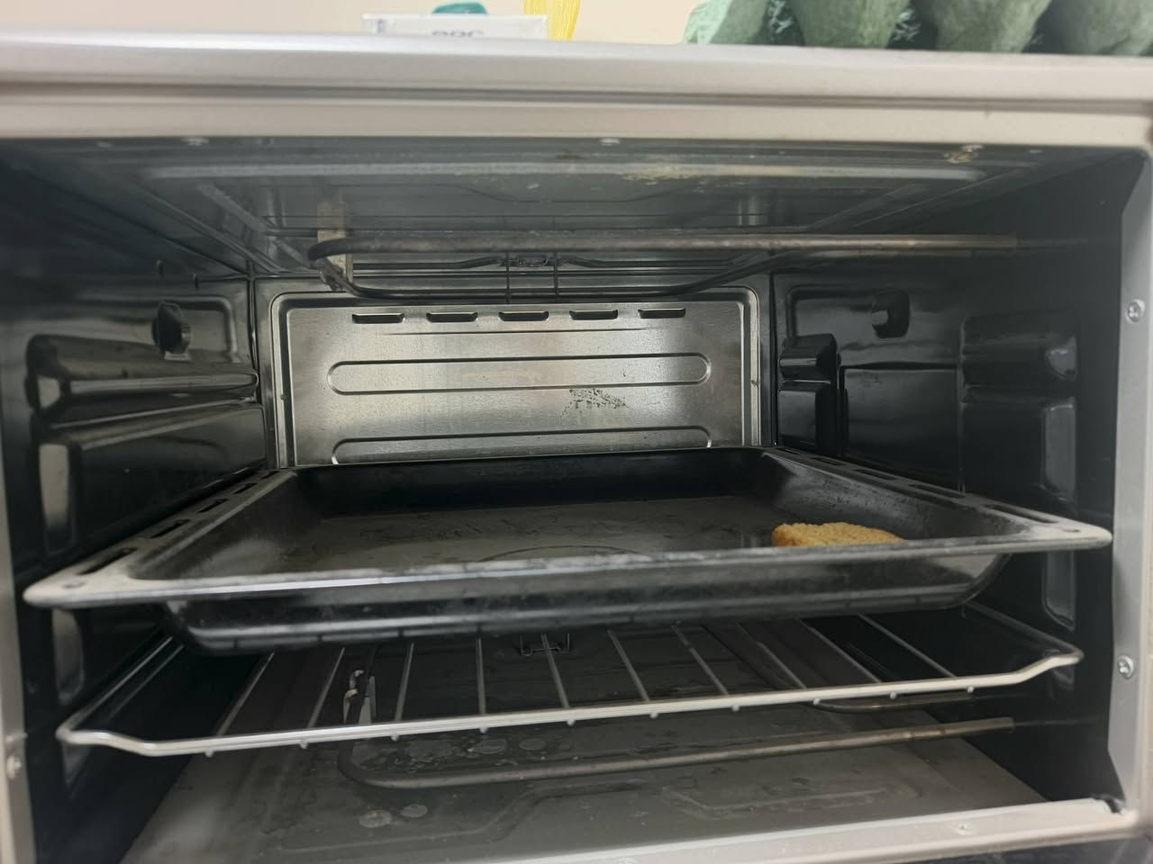 ثلاجه 28 قدم تجميد فول
طباخ فريش مصري كوله شغال ع الفحص(المكان حي الجهاد) 
اوفن ممستعمل جديد اكو توصيل ***********
براد شغال حار وبارد
