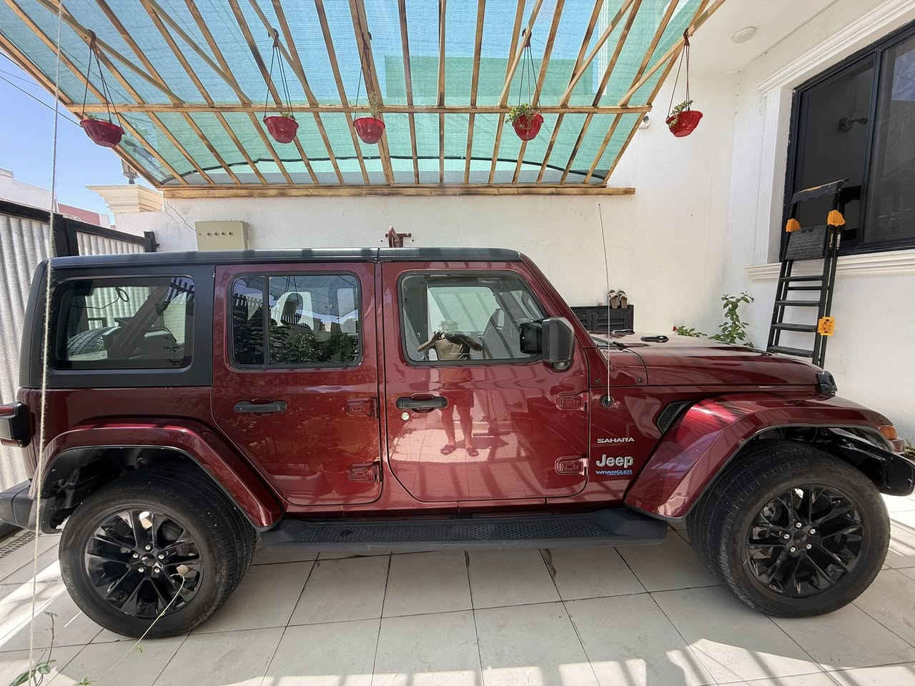 Jeep Wranglerموديل
2021
ثلالث انظمة بنزين كهرباء هايبرد السياره بحالة ممتازه  سعة المحرك 2000 رقم الشاصي ( 1C4JJXP66MW738666)
السياره كلين فقط حرق بسيط في باب الصندوق الخلفي السياره استخدام شخصي على ايد وحده . رقم بغداد باسمي  مكان السياره محافظة الديوانية السعر 220 ورقة رقم التلفون ***********

