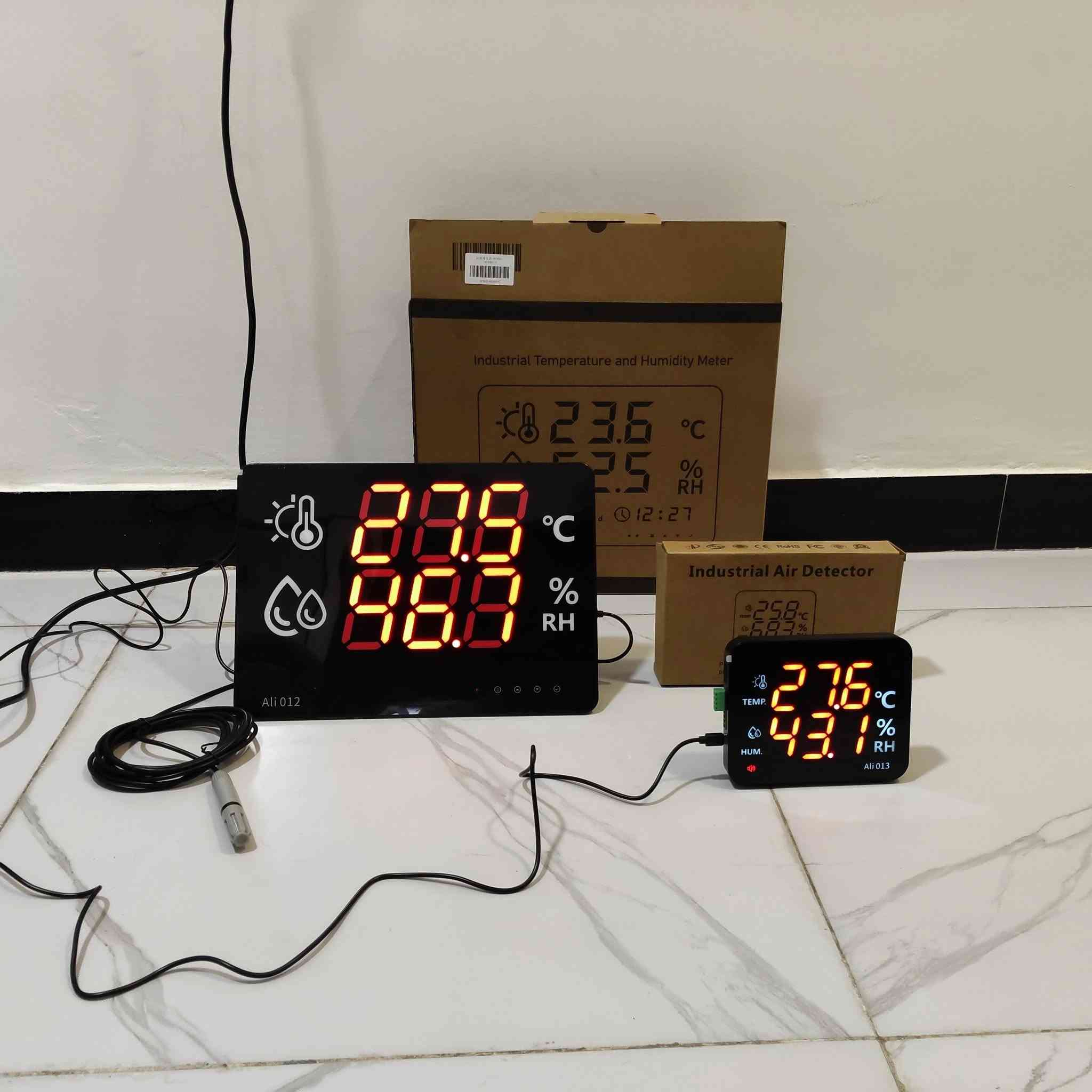 السلام عليكم 
•مقياس حرارة   ورطوبة
•متوفر بحجمين  
   ⭐ الحجم الكبير: شاشة LED عملاقة و واضحة  قراءة فورية  وسهلة تستطيع قرائتها من مسافات بعيدة
     يحتوي على حساس خارجي دقيق مناسب للمستودعات وصالات الانتاج 
   ⭐ الحجم الصغير:  شاشة رقمية ملونة وعالية الوضوح  سهولة التركيب والتشغيل  
•يعمل على الكهرباء 
• اتأكد من الطلب وافحصة  بوجود المندوب
•  يتوفر لدينا جملة ومفرد
•للحجز والاستفسار راسل  الصفحة 
 👇 او الاتصال على الرقم 
***********
يوجد خدمات توصيل 🚚🚛🚚 داخل بغداد و لجميع محافظات العراق 
للتواصل على الرقم التالي 👇
(( *********** ))
او من خلال الصفحة
رابط الفيسبوك 👇 

https://www.facebook.com/profile.php?id=61556541773483&mibextid=JRoKGi

رابط الانستكرام 👇

https://www.instagram.com/redha.luj?igsh=bnlpMHltcHdpdnV3

 #مفاقس #دواجن #حقول #ضفيرة #مصباح_حراري  #متحكم_مفقس #متحكم_متكامل #متحكم #ثرموستات_مفاقس 
#ثرموستات #اطباق #طبق #مروحة #فيزفلر #تايمر #مبخرة #هيتر_سيليكون #مصباح_سيراميك #محرار #مقياس_حرارة #مقياس_رطوبة #قلاب #قلابات  #STC1000  #stc8080 #STC200  #مكتب_اللجين #سقاية  #صاروخية #ساحبة
