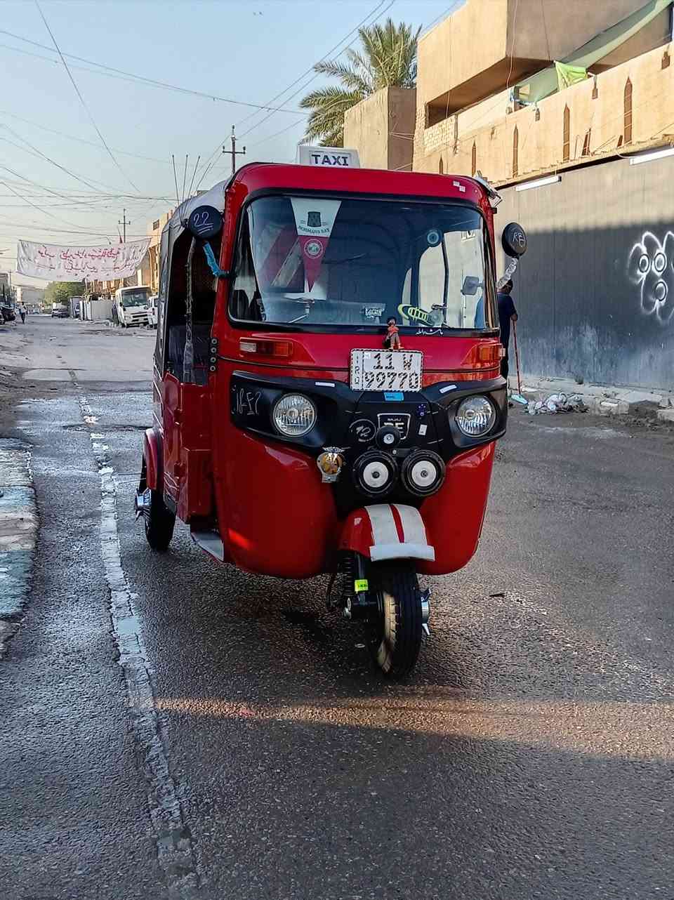 سلام عليكم عندي تكتك للبيع موديل 22 كفاله عامه شهر ١٠ تكتك رقم ثانويه تحويل ثاني يوم الصور مال يوم تكتك بدون غرض مكان بغداد بياع الشرطه الرابعه شراي اتصل ***********
