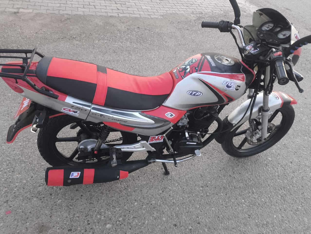 السلام عليكم. سايم عداد للبيع موديله 2019 فقط( الراسيه 17). اوراق منفيس نضافه كدامك محرك ونشاط خير من الله سعر. 775 وبي مجال  جيب فيتر وتعال ربع متخلي علي مكاني الرمادي جزيرة بذياب قرب جسر فلسطين ***********
