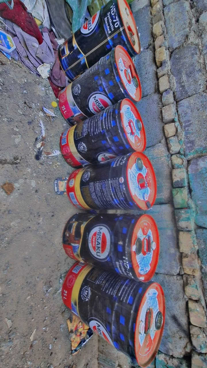 سلام عليكم عندي جليكانات للبيع يشيل30لتر العنوان ديوانيه حي الحضاره للستفسار على الرقم ***********وبي واتساب

