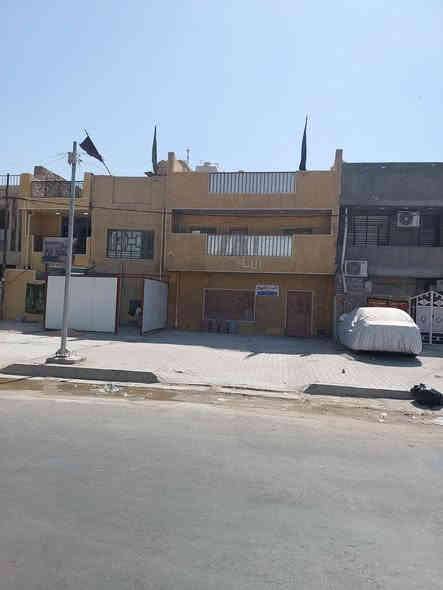 دار للبيع 
مدينة الصدر قطاع ١٤ على شارع ستين 
مساحة ١٤٤م واجهة ٨ نزال ١٨ 
بناء قديم ترميم بال ٢٠٢٠ 
البيت بحاله جيده بمستوى الشارع ينسكن بيه 
الطابق الأرضي مدخل للبيت/ غرفة استقبال/ صحيات للضيوف/
مطبخ/ صحيات/ هول/ غرفة نوم/ ترك على عرض البيت 
الطابق الأول ثلاثة غرف نوم كبيرة /مطبخ /صحيات 
الطابق الثاني/ بيتونه /سطح شتايكر كبير 
للاستفسار عن السعر 
اترك رسالة على الخاص أو رسالة على الواتساب على الرقم 
*********** 
الموشراي  لا يتصل رجاءا 
بعد 10 بالليل ما أجاوب على الاتصال
