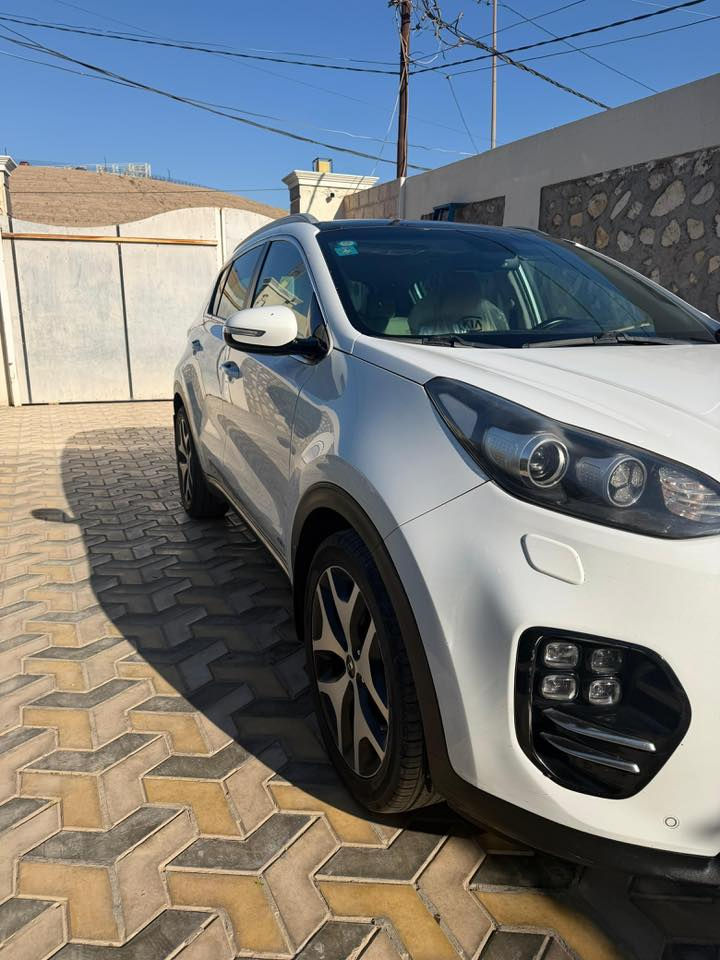 للبيع فقط سبورتج 2016 1/1 gt line
خليجي استيراد خاص 

-محرك 2400 دبل صالنصة
- فور ويل awd 
-حساس امامي خلفي
-رادار جانبي
-زراك لايت
لايت تفاعلي يتحرك مع الستيرن 
- زراعة عدسات ضمان ٣ سنوات 300$
- كشنات جلد اصلي gtline زلغ مابيهن
- ⁠الامامي تدفئة تبريد 
- ⁠كشنات خلفية تدفئة
- ⁠بنورامة  
- ⁠دبل بصمة
- ⁠ترحيب اضائة جانبية عند الاقتراب
- ⁠جنطة كهرباء (اوتو) فتح عند الاقتراب 
- ⁠مري كهرباء 
- ⁠ستيرن D رياضي 
- ⁠شفتات ستيرن 
- ⁠مراية وسطية اوتو (تعتيم ذاتي)
- ⁠جام خلفي اخضر بلادي 
- ⁠تحكمات ستيرن جهتين 
- ⁠كروز قفل سرعة 
- ⁠ اوامر صوتيه 
- ⁠انضمة قيادة (sport,normal,eco) 
- ⁠اوتو هولد auto hold
- ⁠مانع انزلاع esc
- ⁠مانع فقدان الجر tcs 
- ⁠مانع انحدار  hac
- ⁠مانع تصادم 
- ⁠نزول منحدرات dbc
- ⁠شحن وايرلس 
- ⁠سماعات jbl اصلية عدد 10 سماعات 
- ⁠شاشة جبيرة لمس 
- ⁠قطعتين تبريد
- ⁠ثلاجة داخل الحصان
- ⁠تخم تاير جديد 
- ⁠5ويل كب حجم 19
- ⁠باتري جديد
- ⁠ادامة كاملة لكل منضومة الاحتراق
- ⁠صيانة سيارة كله ب الشركة العامة  
- ⁠الكير والمكينة والتبريد بالكارتون كفالة
- ⁠سيارة جاهزة على اخر حباية
- ⁠رقم بغداد شرط التحويل
- ⁠ماشية 108 كيلو حقيقي والصور تحكم 
- - ⁠سيارة احلى من صور وكلشش جديدة وبعد بيها هواي مواصفات
⁠
❌ ⁠السيارة بيه فقط بارد صغير اقل ال 4 اصابع بقبق الجنطة يم علامة كية ومامبين نهائي
مكاني بابل الحله مركز المدينه 
السعر 189 وبيها مجال بسيط 
 
فقط الشراي يتصل ويدلل 
***********
