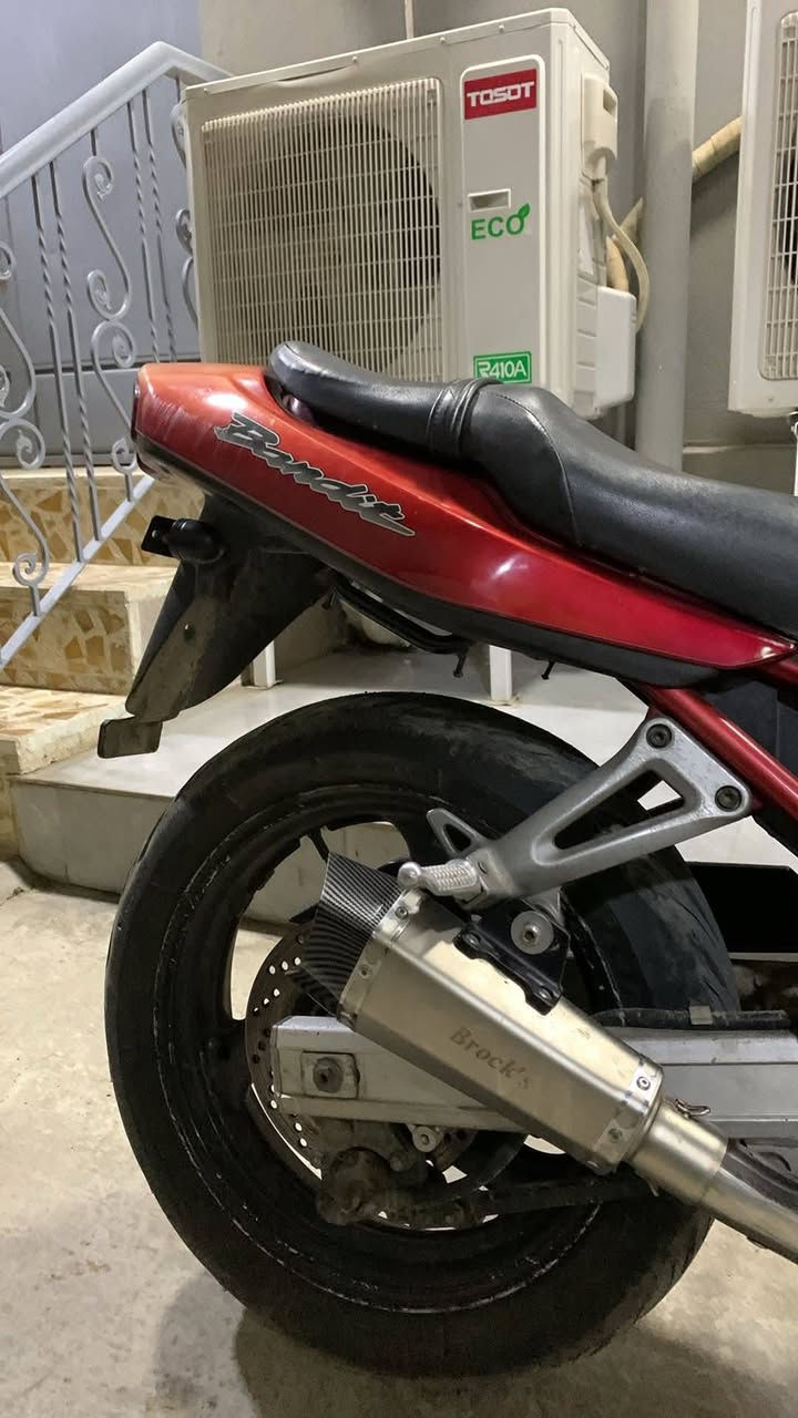 يابه ال مو شراي لا يجي يتفيك او يكول اني اريد او هوه ربع دينار ماكو اب جيبو جكسر او ساسوكي دراجه عل بلادي اي قطعه مبدلل بيه اي شي عليه شلعه او معدل يشك ال كاع او نشاط معدل 160 هاذا حدي طلعت بيه يجوز انته طلع اكثر دراجه قفل بدون معامله السعر مليون250 بي مجال تحياتي لل جميع ***********
