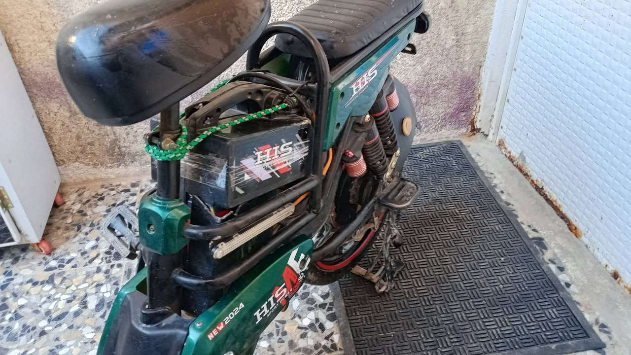 سلام عليكم دراجه شحن HIS SPORT للبيع دراجه بطاريات جديد كهربائيات كله شغاله سعر ٣٠٠ وبيه مجال حك الجيه
متواجد خاص وعلى هذا رقم ***********
