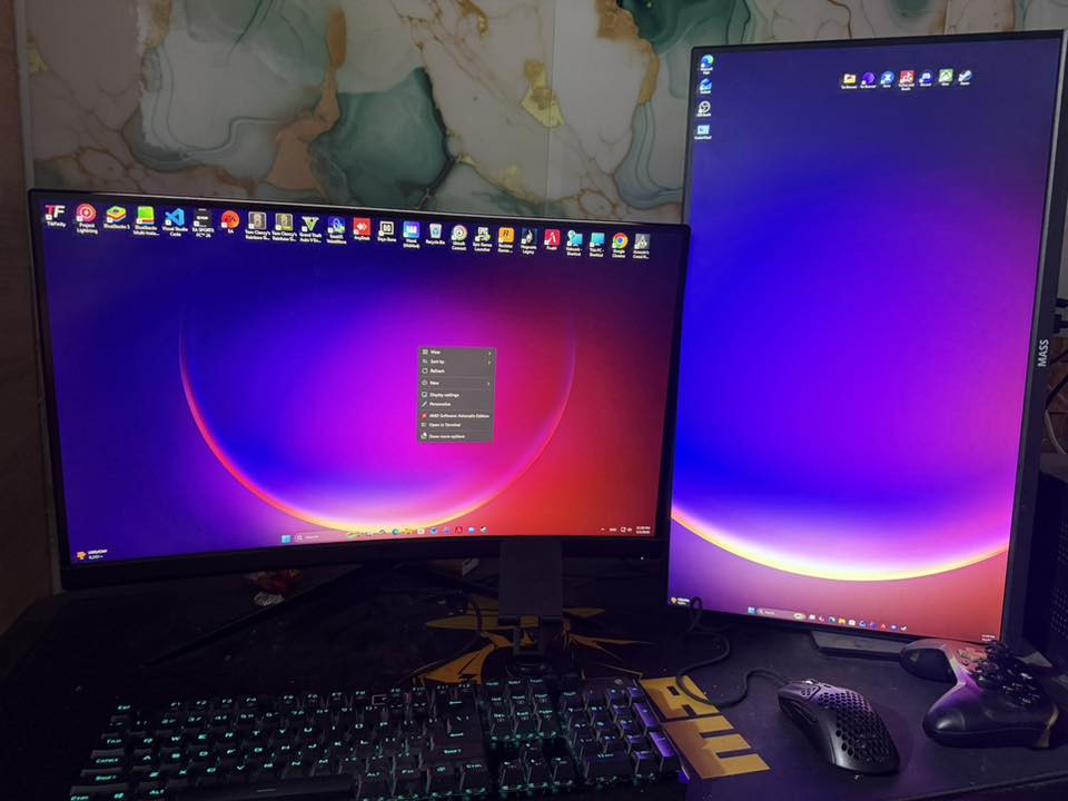 كارت شاشة AMD Radeon RX 7700 XT من شركة Sapphire Technology
قوي جداً للألعاب – يشغل أحدث الألعاب على إعدادات عالية
ذاكرة 12GB
الحالة: ممتازة / استعمال قليل

🔹 مذربورد ASUS Prime B760M-R D4
تدعم معالجات Intel جيل 12 و 13
DDR4
الحالة: نظيفة جداً

🔹 SSD نوع Lexar NM620
سعة 1TB
NVMe Gen3x4
سرعة قراءة لحد 3500MB/ + شاشات هم لل بيع


**إذا كنت صاحب هذا الإعلان وتريد حذفه لأي سبب، رجاءا أرسل رسالة إلى الدعم الفني**