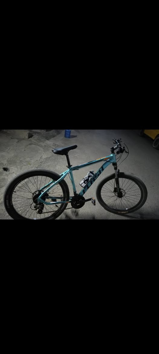 بايسكل ايطالي Flash D17 حجمه 27.5 سعره 220 وبي مجال ***********
