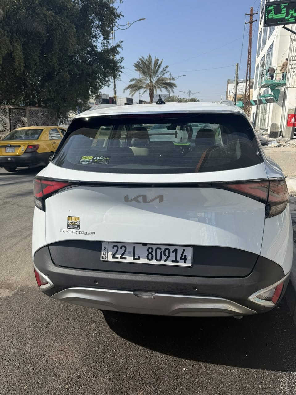 سلام عليكم
سبورتاج خليجي موديل 2024 

مواصفات فول قمارة حديد 

صندوق كهرباء 

اربع حساسات اماميه 

اربع حساسات خلفية 

رادار

كراسي السايق والراكب بصف السايق كهرباء 

تدفئة بالمقاعد الامامية 

تدفئة ستيرن 

شفتات سرعة 

مانع انزلاق 

اوتو هولد 

هاند بريك دكمة 

اربع وضعيات قيادة 

اوتو هولد 

تبريد قطعتين 

شاشات رقمية 

بصمة عدد 2

وباقي المواصفات المعروفة ماشية 63 الف وبيها بارد قليل يم الايت الامامي كد نص شبر حسب السونار المرفق مع الصورة ورايدها 220 وبيها مجال للاستفسار ***********
