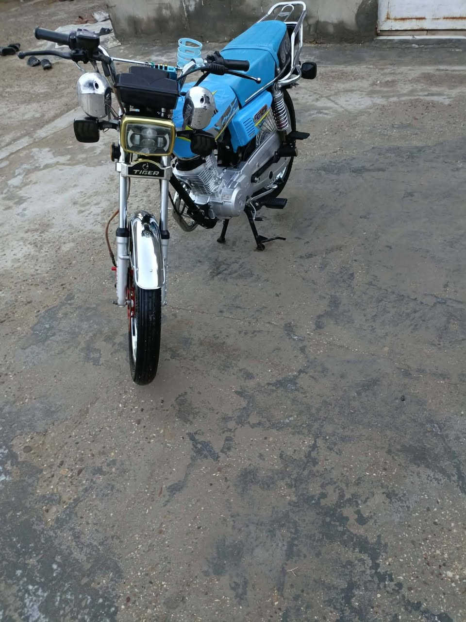 السلام عليكم تايگر للبيع موديل 2024 اوراق اصولي دراجه جديده مال جناي ماعايزه برغي #السعر 700 وبيها مجال
مكان حله / عوفي / قرب العلويه شريفه 
للأستفسار *********** مكلف بلنشر
