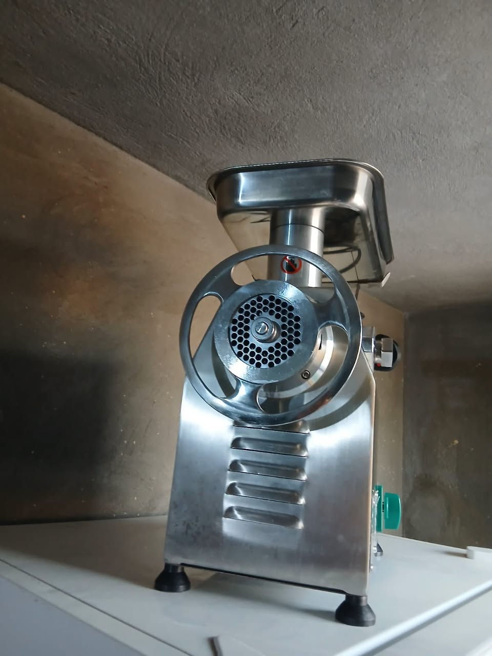 سلام عليكم اخوان مكينه ثرم نوعية جيده جداً استخدام مرتين وعزل المطعم السعر 400 وبيها مجال المكان بغداد الأمين الثانيه يوجد توصيل استفسار اكثر ***********
