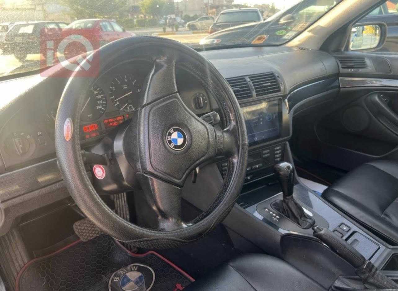 Bmw e39  صقر
محرك 528 تك فانوس 
بدون حادث 
صبغ حزام ابيعك عام 
تبريد ثلج 
السيارة بدون نقص ما بيها اي ((جطل))
بردة كهرب
دعاميات m 
شاشة وكامرة خلفية 
زينون عالي ناصي+ سوار
تايرات جديدة + ماء زيتي
باسمي هزة وسنوية جديدة
كابون بانزين
مكانها موصل
السعر 94$
***********
***********
