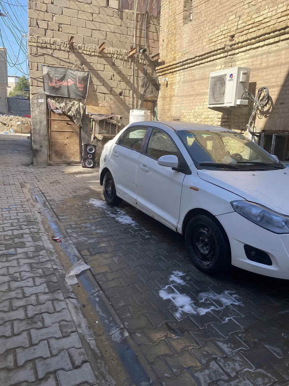 السلام عليكم سياره للبيع شيري فلاوين موديل 2013 رقم بصره سنويه لحد 30 رقم انكليزي سياره محور محرك كوريلا بيكاتو السعر 40ورقه 
الرقم ***********
