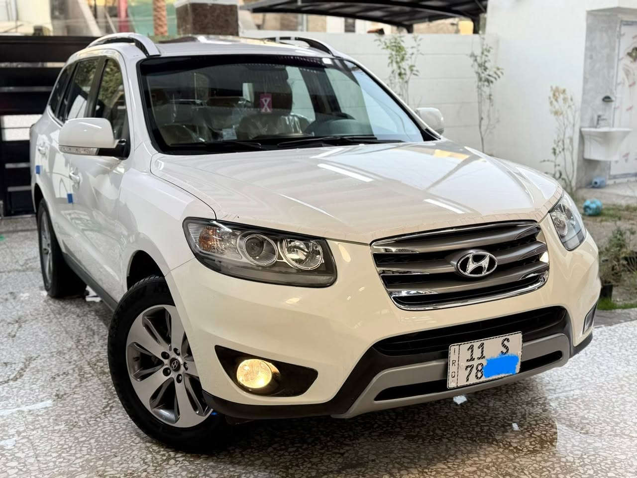 السلام عليكم 
البيع نقداً 
هواندي سنتافيه 
موديل ٢٠١٢ خليجي  
رقم الهاتف ***********

مواصفات. 
فول ۱ ع ۱ 
بصمه تشغيل ابواب فتحه سقف  داخل لونين دوس نيكل 
ليت يصعد وينزل كهرباء 4 دكم استيرن صاج جلد كشن كهرباء
سته سلندر 3500 برغي ما مفتوح بيهه سبعه راكب 3 قطع تبريد 

ماشيه سياره 70 الف حقيقي شرط 
بسمي ومشروع وطني وهزه جديده وسنويه جديده دولي بغداد
فتحه سقف 
مري شفط 
( سته سلندر ٣.٥ 
سبعه  راكب 
٣ قطع تبريد 
فورويل دفع رباعي
مكفوله بدون حادث او ضربه او. صبغ او تبديل بلاديه سياره 
مري شفط تحكمات ستيرن
ويل كروم وصدر كله جديد
سياره مواصفات اعلى فئه بل سنتافيه 
والسياره مال جناي نضيفه وكامله مناقصه شي 

رقم الهاتف للتواصل ***********
