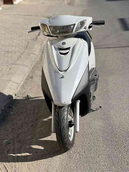 يالله اكزز للبيع لون ابيض مميز 
دراجه بمعنه كلمه كارتون بعدهه بجيس 
صارلي شهرين من منزلهه ماشيه. 4500
للعلم دراجه نوزل وليس كابريتر 
ضماني بل دراجه اذا مفتوح بيهه برغي واحد تاخذهه بلاش ماريد اكلكم شكد نضيفه لان دراجه بجيس خدش مابيهه شلعه ومعدل بريكات بل مكان اشاير لايتات عالي ناصي كلا شغال دراجه مابيهه نقص ابد مشالله جديده سعرهع مليون و100. وبيهه مجال بسيط عنواني بغداد جامع ندا ***********
