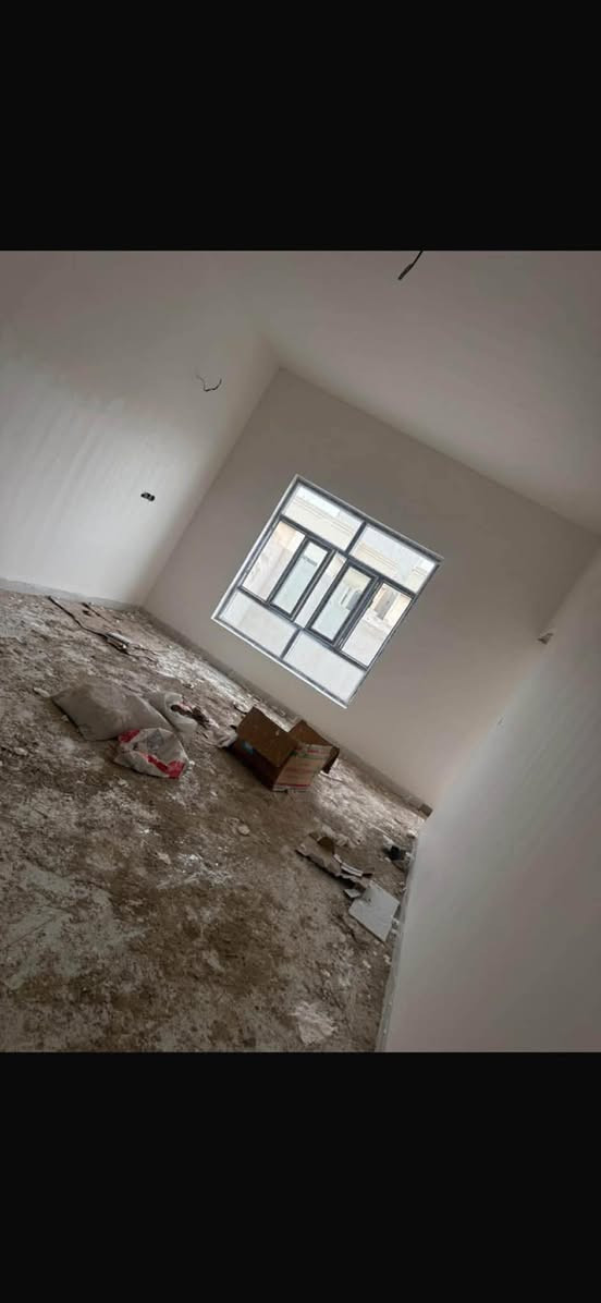 السلام عليكم يوجد دار للبيع مجمع دجله  تكريت الديوم طابق واحد مساحه 200 متر واجهه 10 نزال 20 شارع 15 تسليم شهر الثالث يتكون  من  مطبخ غرفتين النوم استقبال مجمع صحيات عدد اثنين 
السعر الكلي 135 مليون
واصل 55 مليون
عندي استلام المفتاح 15 مليون
بدون قسط  سنوي 
القسط الشهري مليون فقط
الدار بدون مبادره
الاستفسار على الرقم ‭٠٧٧٢ ٥٧٦ ١٠٩٩‬
