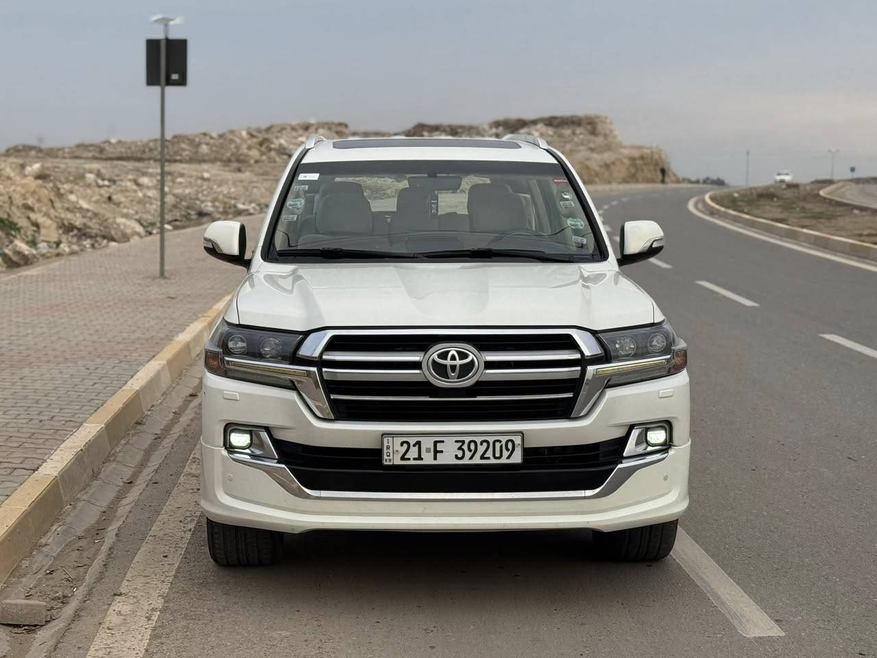 تویوتا ونوشه2017وايديشن فول مواصفات كوشن جلد كوشن كاربا هردوكي 130هزار روشتوه زور تازيه هيجي په يوه نيه بناو خومويه سنه نه وي تازيه رقه مي تازيه 
485كركوك ***********
