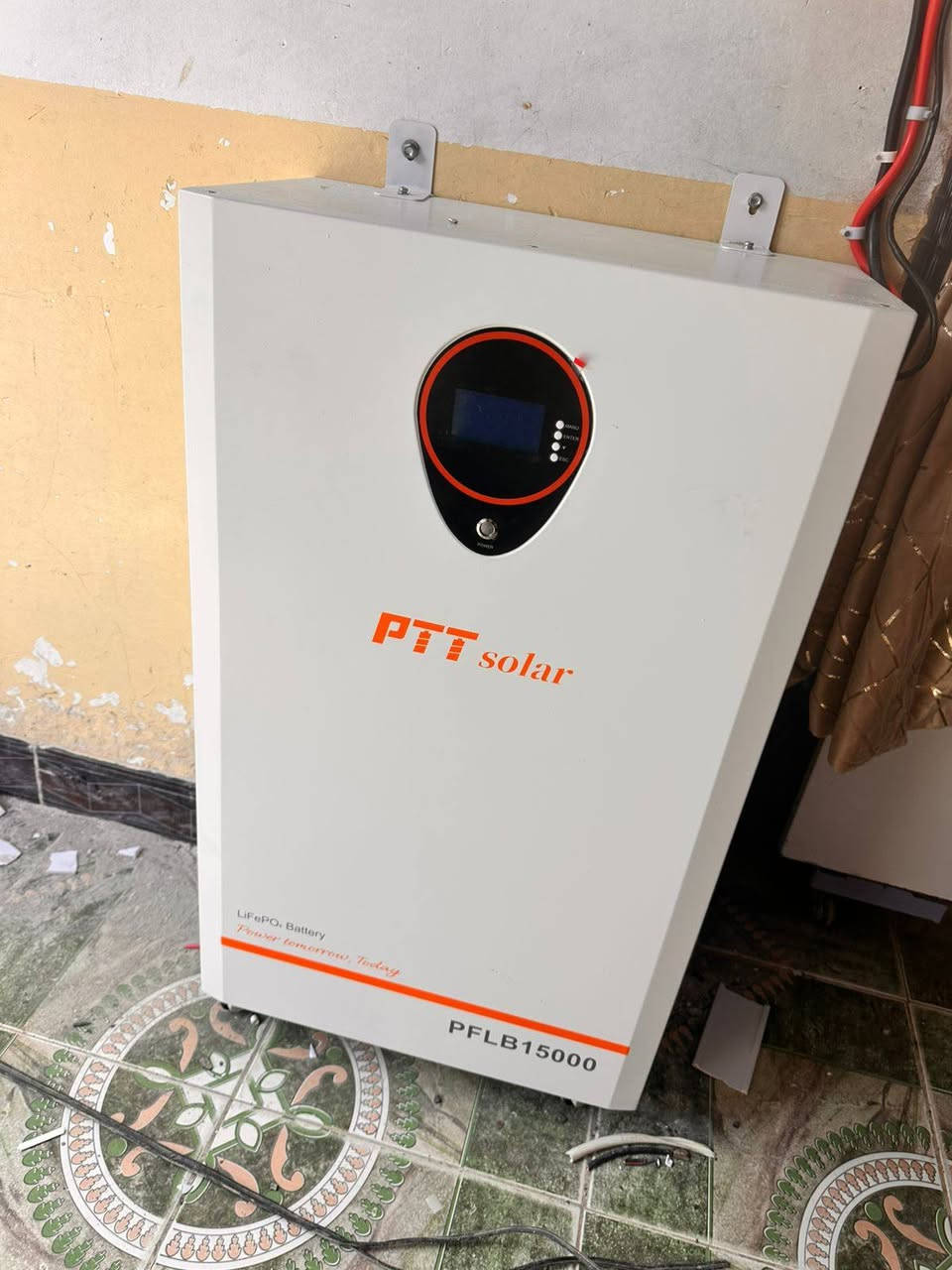 اليوم الأحد الموافق 08/02/2026
تم بعون الله إكمال نصب  وتشغيل منظومة  للطاقة الشمسية في #قضاء #مندلي #اشبيليا
تجهز 20 أمبير نهارا  15 أمبير ليلا وتتكون المنظومة من:-
1-ألواح شمسية عدد 10 قدرة اللوح الواحد 640 واط
2- بطارية نوع ليثيوم قدرتها 15 كيلو واط
3- أنفيرتر  قدرته 6 كيلو واط
4- بورد خاص بالمنظومة متكامل الحماية
5- هيكل حديد مغلون مقاوم للصدا
#ملاحظه: لانعمل ببطاريات التجميع الرديئة. 

بإدارة عمر ياسين 
وحسن سالم
للأستفسار أكثر الأتصال او مراسلة الأرقام  التالية. ‏
0771 206 0460  
***********
