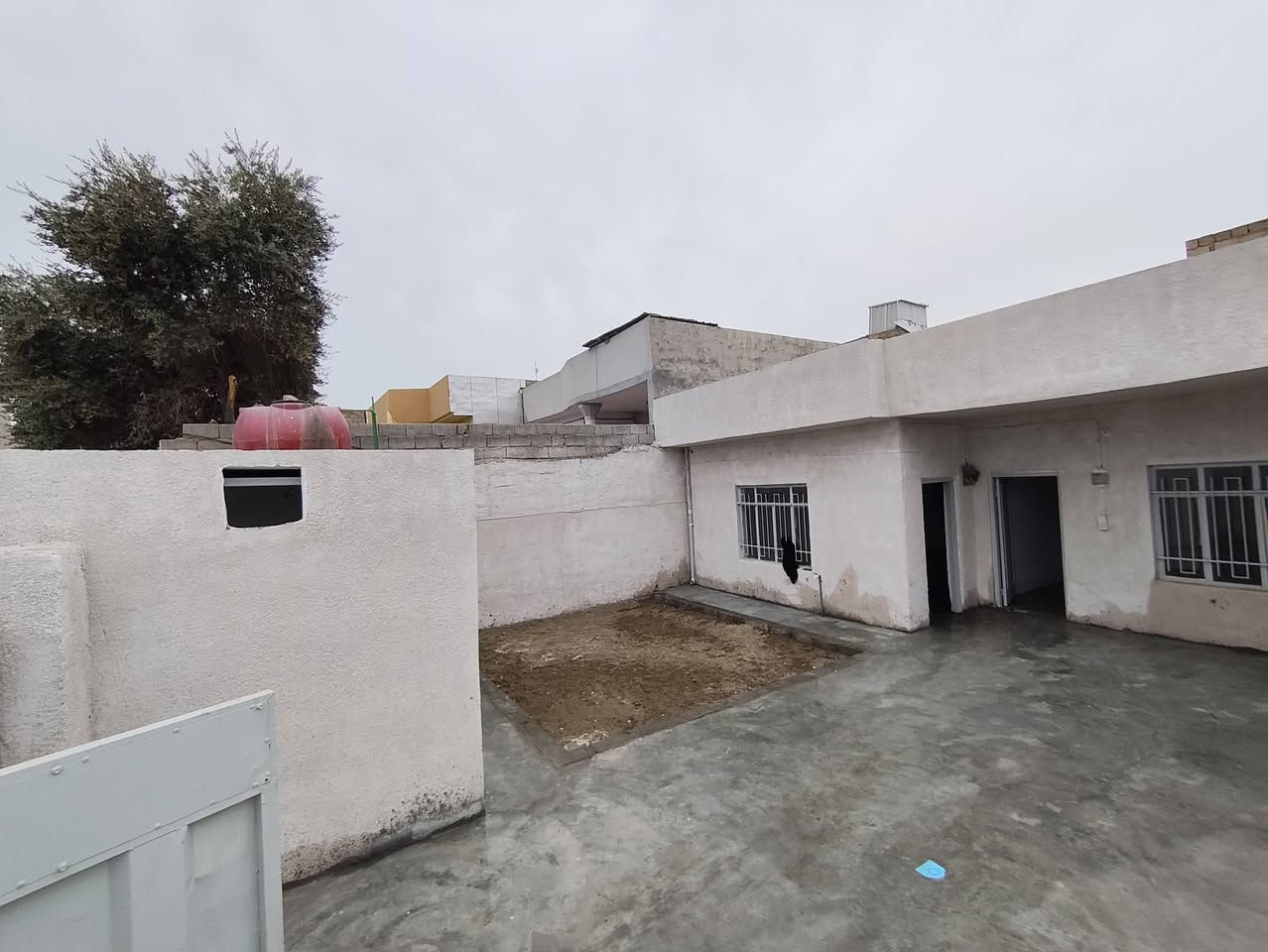 بيت للبيع مساحه 🗾200

غرفه نوم 2

واستقبال  🏠
ومطبخ🏠
صحيات🏠
وحوش وحديقه🏫

خانقين بانميل فرع صيدلية سيد مضمد🏠
سعر راسل او اتصل 
سعر مناسب 
________________________________
●العنوان المكتب☜خانقين بانميل
اذا عندك عقار تريد تعرضه للبيع او تريد تشتري عقار 
📬فقط ارسال المعلومات  على الواتساب او الاتصال على هواتف المكتب

***********(الواتساب)☎️
