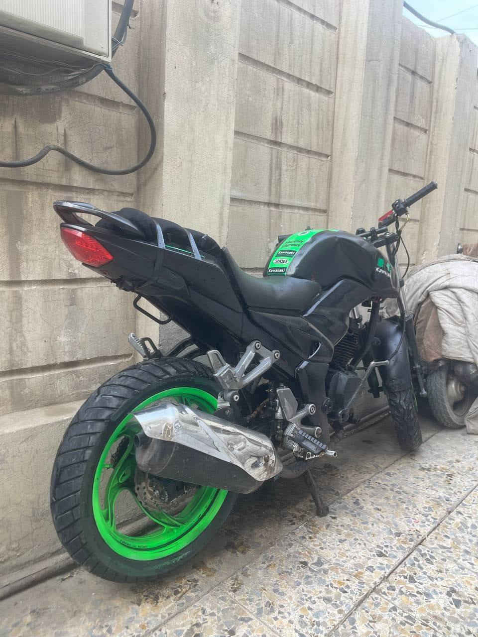 السلام عليكم عيني دراجه بطح
صاله هواي عندي شغله اريد ابيعه 450
