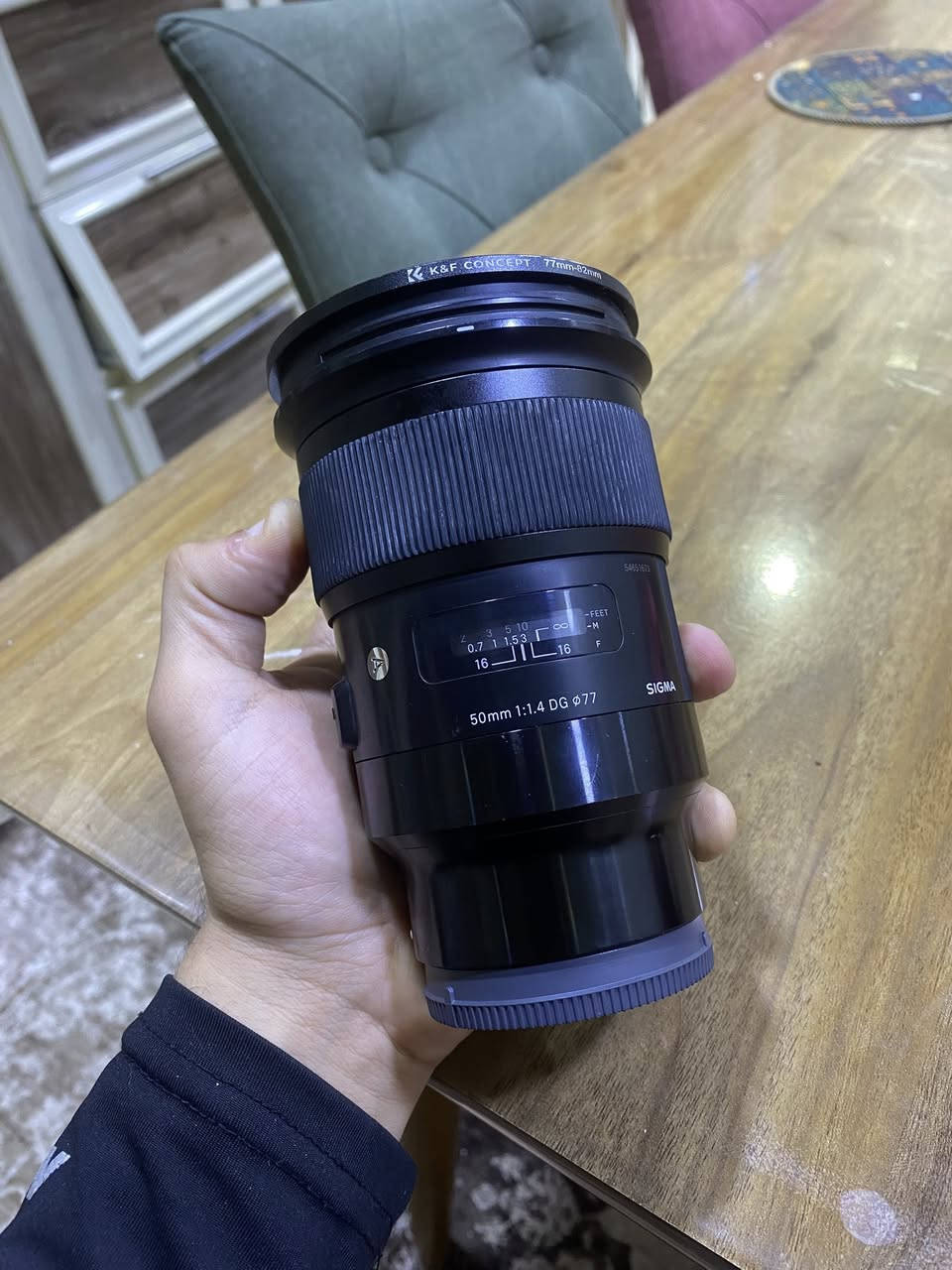 عدسه سوني SIGMA ب ٥٠٠ الف و بيهه مجال بسيط ،    SIGMA 50mm /f1.4    
العدسه طاحت مني و صارت بيهه خلخله مثل ما موضح بالفيديو ، العدسه تصور و الاوتوفوكس شغال
واتساب : ***********
