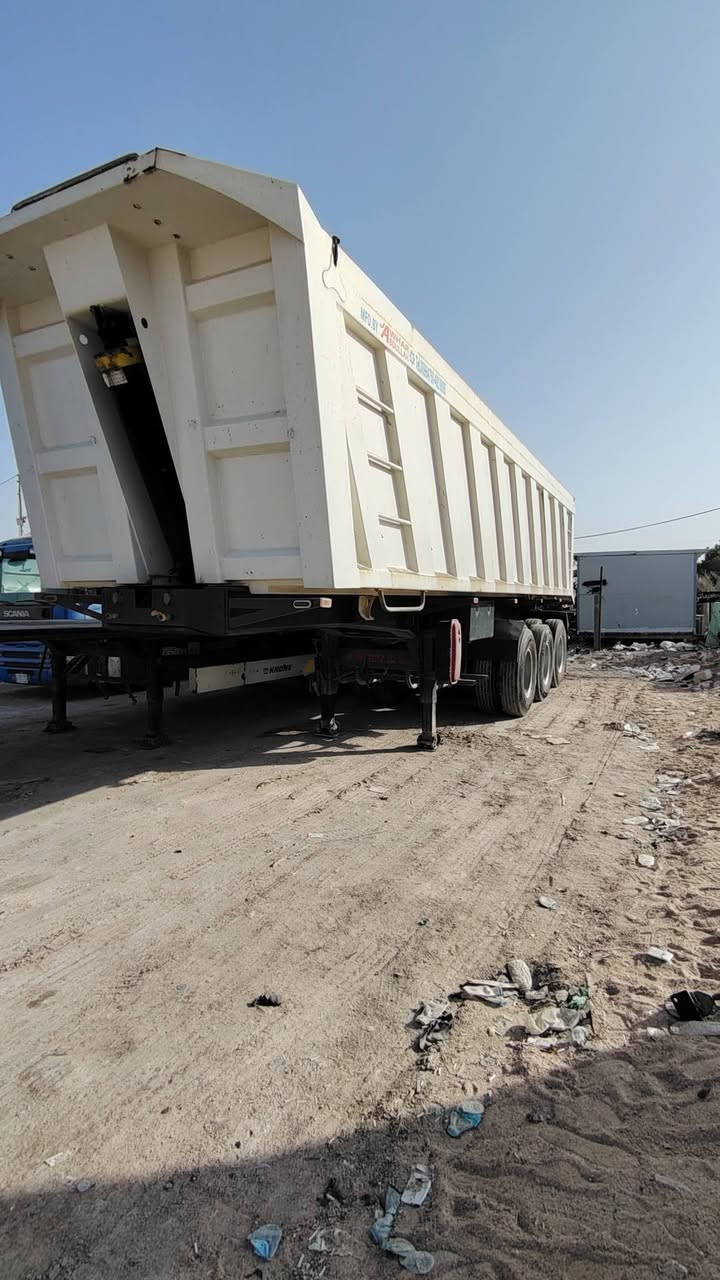 للبيع عربانه عبدالله جوهر موديل 2023 ذرعه 40 متر السعر 200$ وبيهه مجال العنوان البصره الزبير المعارض معرض المهدي للأتصال ***********--***********
