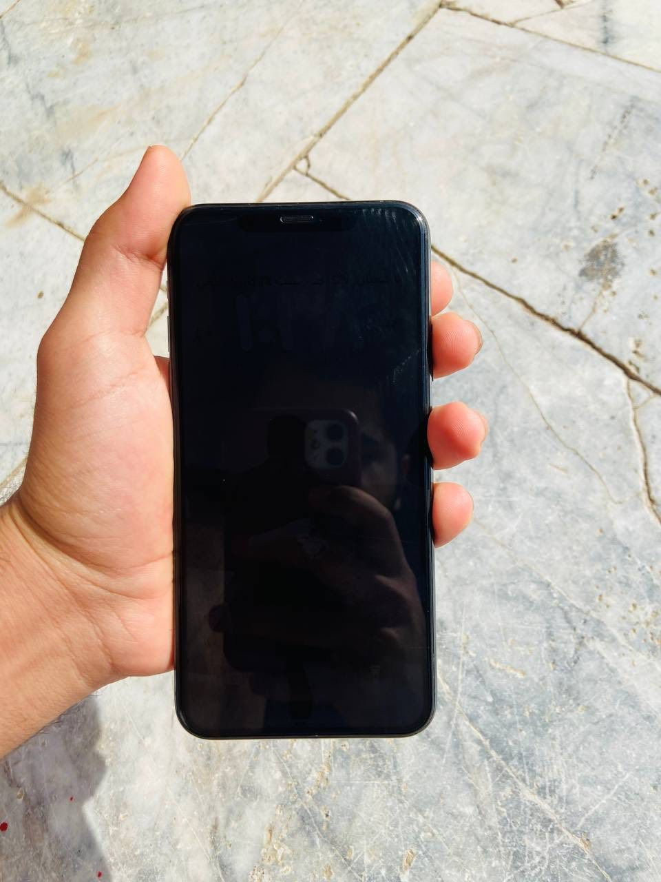 ايفون ١١ برو ماكس للبيع و مراوس بايفون ذاكره ٢٥٦ ما مفتوح بطاريه ٧٦ ما يصرف شحن نضيف فول فقط طر بضهر سعر ٢٧٥ مكاني قرنه ***********
