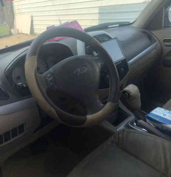 شيري تيكو 2011 للبيع، العنوان بغداد، رقم بغداد بأسمي وسنوية جديدة، غرفتهه نظيفة، مابيهه خياس. اتصل وبيك خير وتدلل ***********
