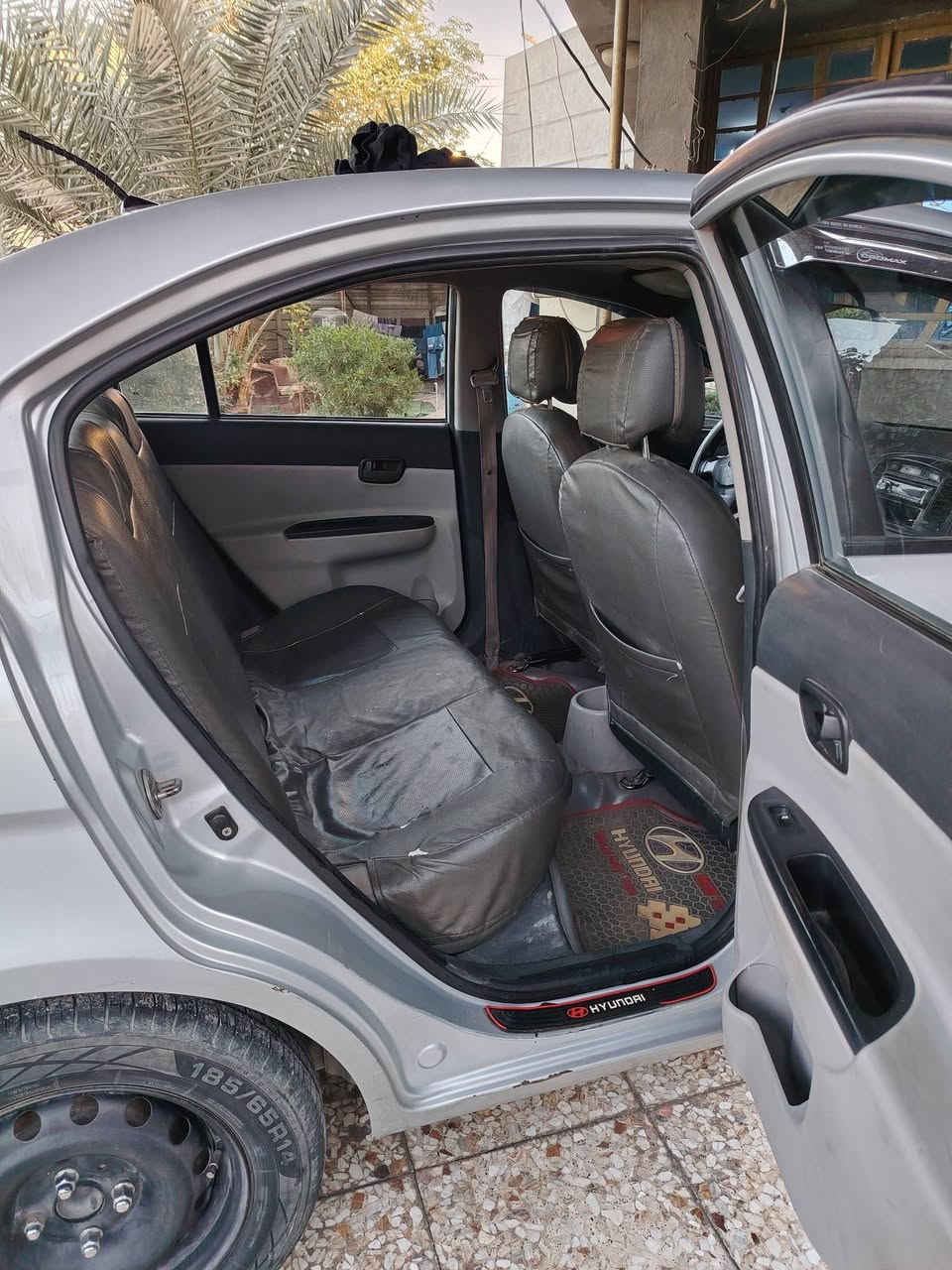 السلام عليكم …
اكسنت خليجية 2009 
محرك 1.6 خير من الله 
السيارة جاهزة تشغل وتطلع مابيها اي نقص
حداديتها مرتبة وزينة 
تبريد ثلج تدفئة 
نسختين سويج مع سنتر شغال
بيها باب خلفية معمرة بدون تكم وجاملغ مثل مموضح بلصورة
غير الي ذكرتة مكفولة من كلشي 
غرفتها نضيفة كلش 
مدوشمة كشن جلد
كاعيه جلد
رقمها بغداد
السياره علا أيدي
كهربائيات مفوله
السعر 85 قفل
مكانها بغداد الدوره المهديه 
للتواصل 770 287 6869


**إذا كنت صاحب هذا الإعلان وتريد حذفه لأي سبب، رجاءا أرسل رسالة إلى الدعم الفني**