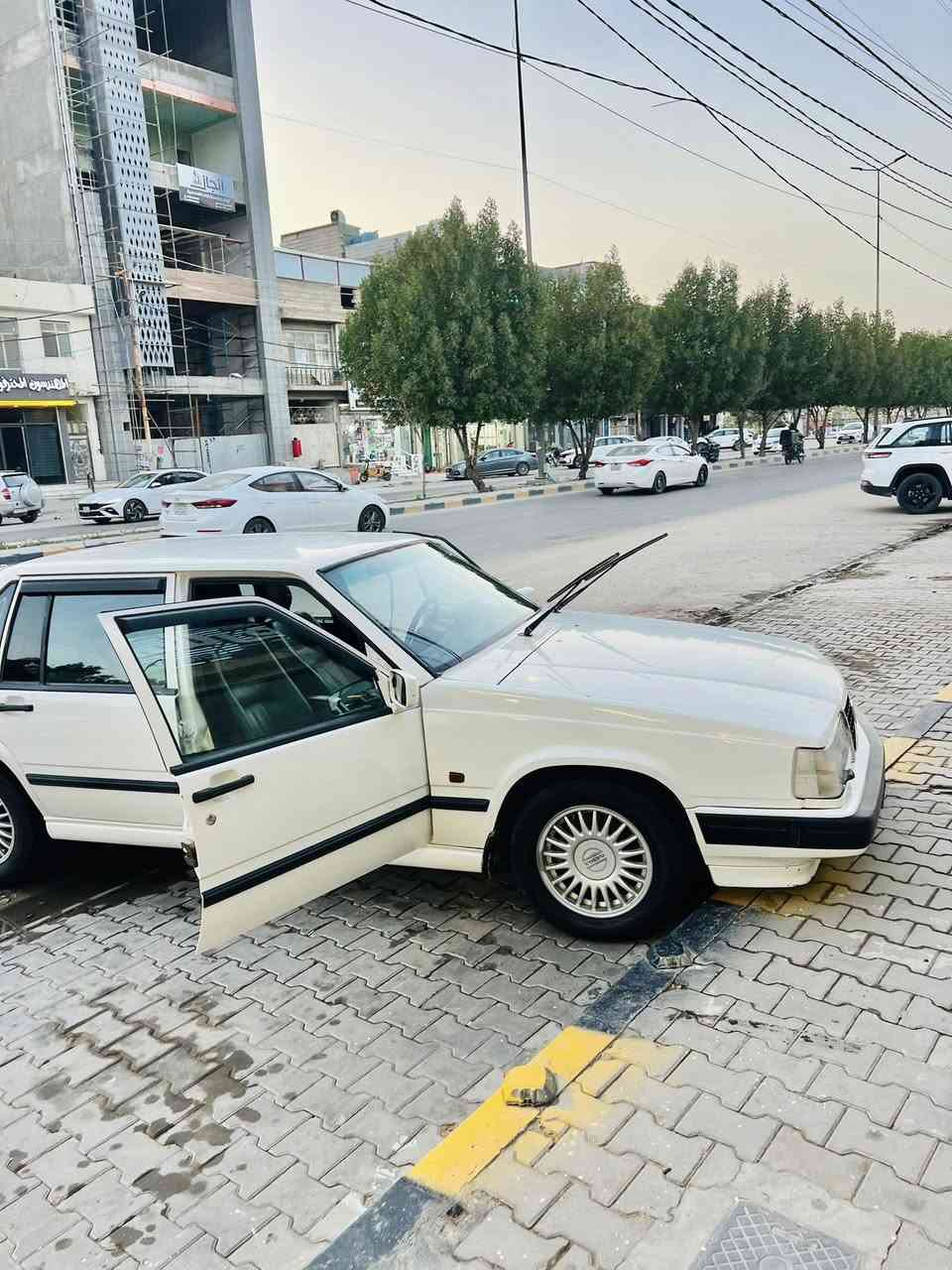 سلام عليكم
للبيع فالفو 940 
موديل 1994 رقم نجف 
***********
