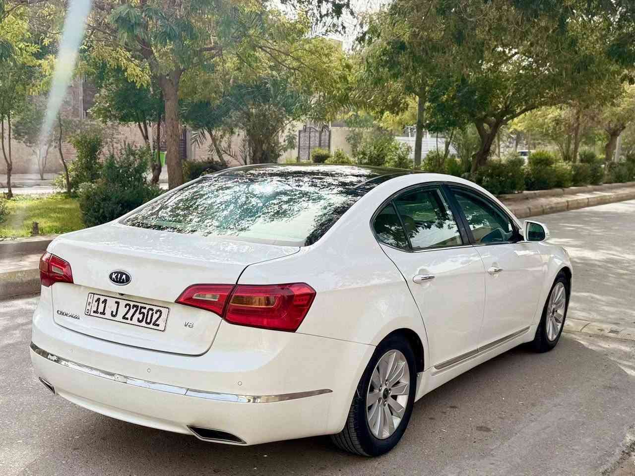 السلام عليكم للبيع كيا كادينزا موديل 11 سياره كلش حلوه مرتبه مواصفاتها معروفه تجي بصمه بصمه ابواب تحكمات استيرن مثبت سرع اشايرمري مري قلاب تبريد قطعتين بانوراما كراسي كهرباء سياره اتوخم تاير جديد اذاين محرك جديد سبير وعد اسبير جديد لا يزنون عالي ناصيه كير  محرك مكفول شلعة ونشاط ماشاء الله وارد خليجي رقم بغداد جديد شرط تحويل سعر 85 بمجال سياره مصبوغ حزام حادث شاملغ عكس السائق للاستفسار *********** واتساب موجود بيه
