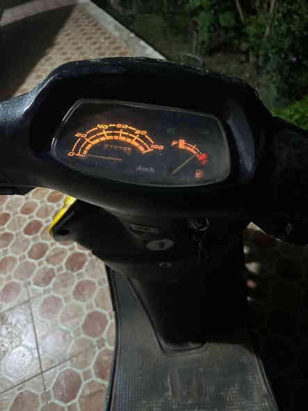 السلام عليكم ورحمه الله
سبيسي ماليزي للبيع دراجة ناعمة وحلوة 
نقصها كتف شحن أما البقية شغالة 
سعرها 250 وبيها مجال شي بسيط 
موجود ع الخاص و الرقم
***********
