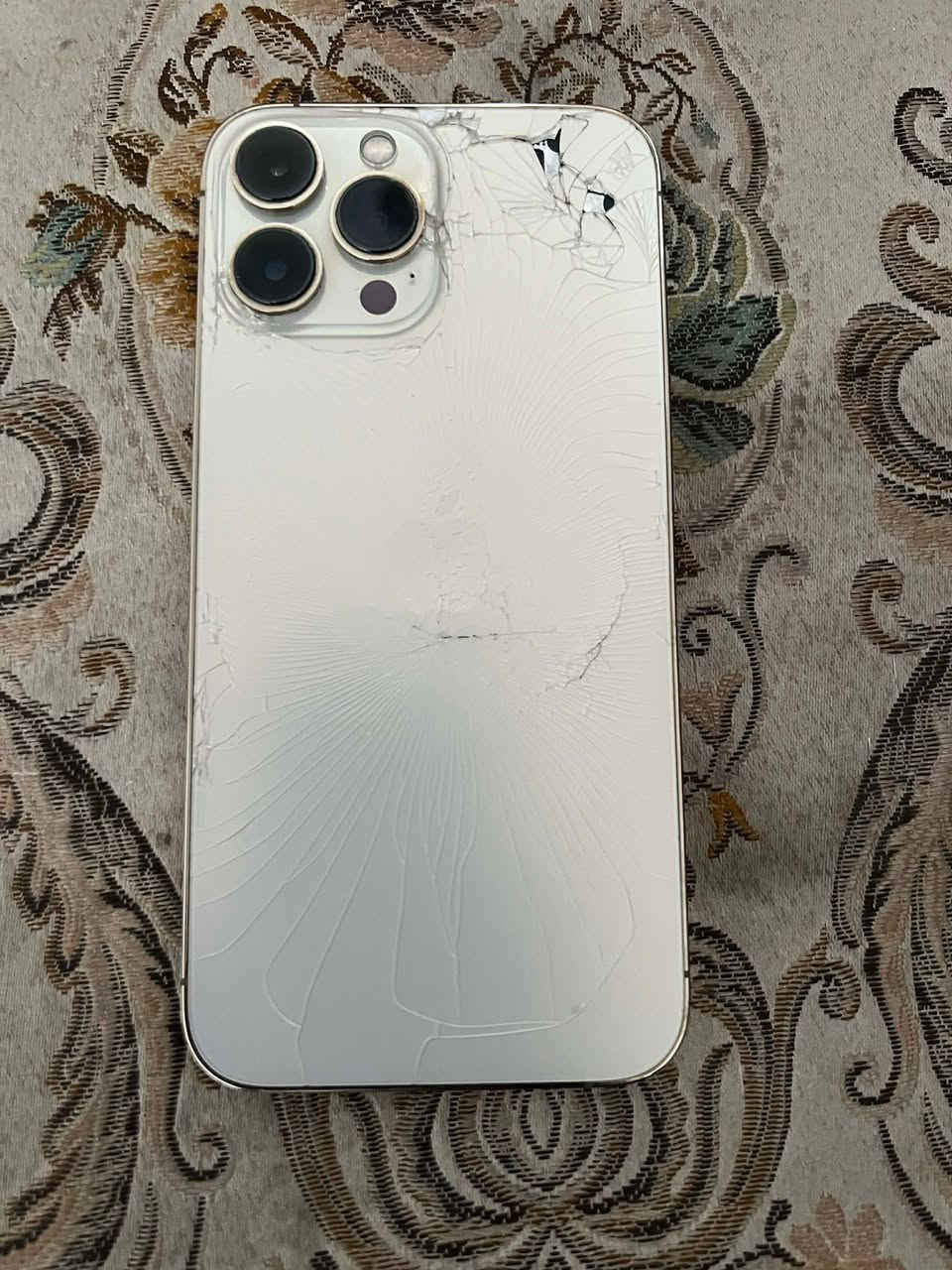 سلام عليكم ملاحضة جهاز بس ضهرة مكسور و صوره غديمة بدون كسر   13 برو ماكس لون ذهبي
ذاكرة 512 بطارية 🔋 76 بلادية  
سعر 620 بي مجال مكان بابل طريق وردية خارج    هاي لزكة  الفطر
الرقم ***********
