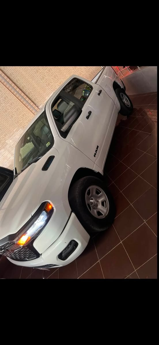 دوج رام 2025تراديسمان
4X4دبل اكسل
شاشة وسط تحكمات ستيرن خطوط شارع بصمة تشغيل عن بعد 
حجم المحرك 3600 V6 كير ومحرك شرط
ماشية فقط 17ميل
سيارة بدون دعم وصبغ فقط بيها تعديلات بارد وكارت واحد 
كل ايرباك سستم شركة مرجوع
رقم شاصي /1C6RRFGG1SN637978
سيارة بدون رقم تترقم شمالي دهوك/اربيل/سليمانية
سعر 235ومجال
***********

