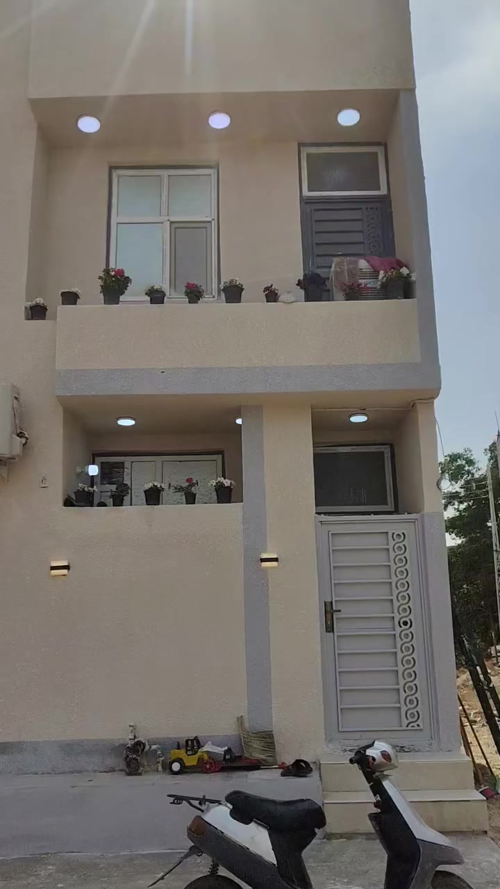 دار لبيع 50 متر طابقين بيع سريع استقبال صاله مطبخ صحيات فوك وجوه قرب اسواق برتقالى  البوبيات منطقة هادئة وحلوه سعر *********** احترامي لجميع
