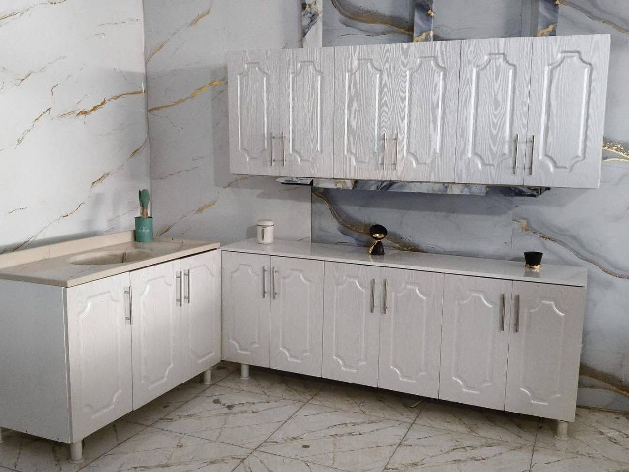 إذا تبحث عن الجودة والفخامة بمطبخك ✨
كاونتر خشب تركي HDF قياس 2 متر مع سنك 1.20 متر

🪵 الأبواب: HDF تركي 
💪 الهيكل: MDF تركي 
💎 تصميم عصري يضيف لمسة فخامة للمطبخ
🧺 مساحة عملية للتنظيم والاستخدام اليومي

💰 السعر: 335 ألف فقط

🚚 التوصيل متوفر

📦 الكمية محدودة
📩 للحجز والاستفسار راسلنا على الخاص الآن


**إذا كنت صاحب هذا الإعلان وتريد حذفه لأي سبب، رجاءا أرسل رسالة إلى الدعم الفني**