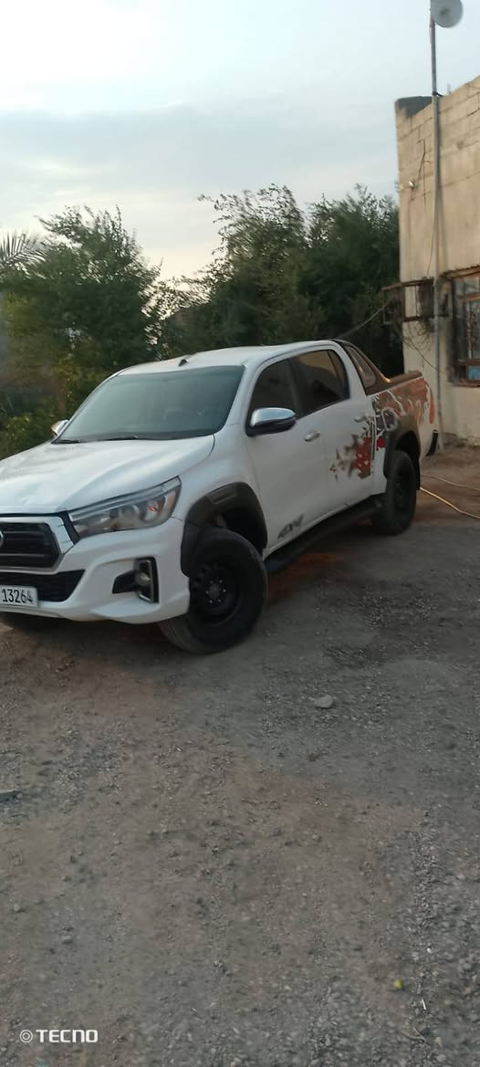 السلام عليكم فورويل تيوته 2018 ((كاز سياره)) كير تماتيك محرك ما بيه شي رقم جديد  سياره بيه بابين مبدلات وجملق كدام مرشوش ولحوض لوره مرشوش  سياره بصمه فول موصفات ((سعر سياره 180 و بيه مجال )) *********** رجان لمو شراي لا يتصل ❤👍👍❤ مكان سياره بصره
