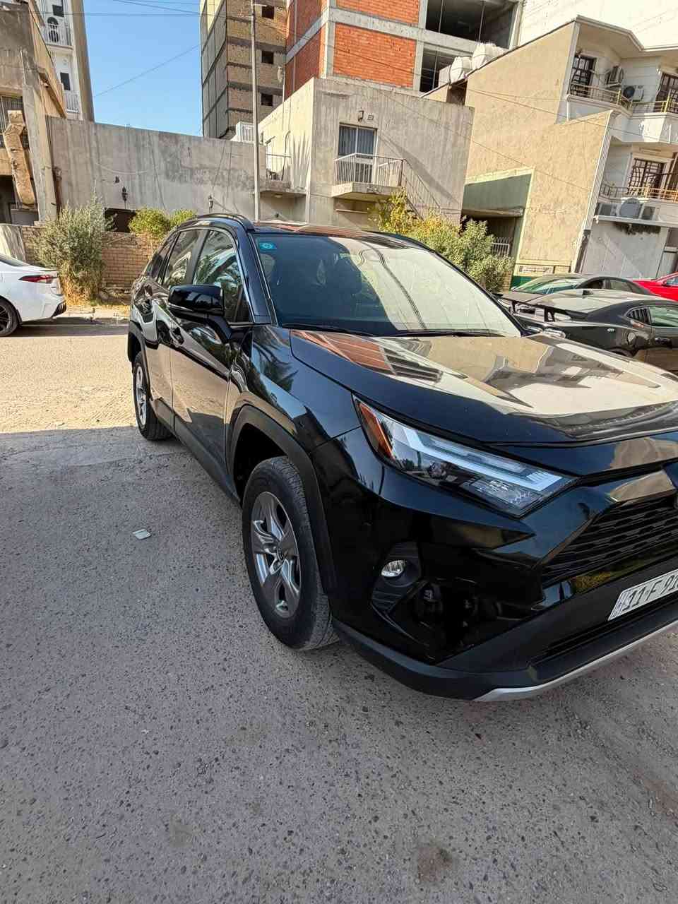 راف فور موديل2024 صبغ قطعتين فقط بنيد وجاملغ سياره جديده هايبرد ماشيه 20الف فقط سياره على حطه الشركه بعدها جديده فول ***********
