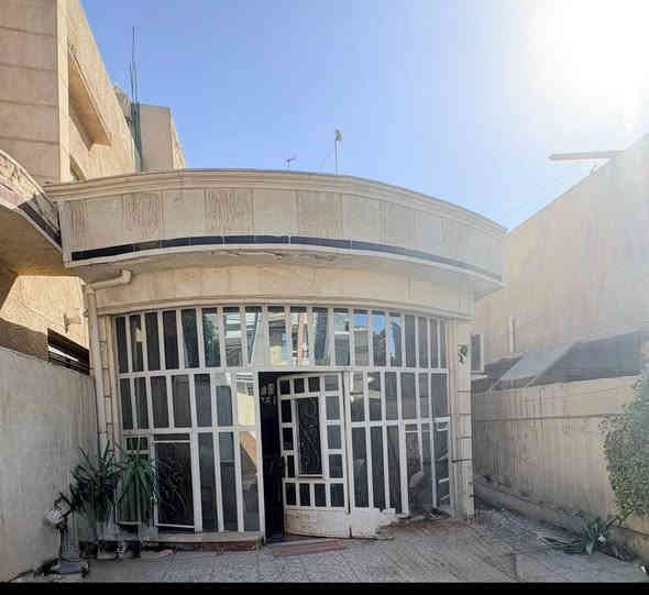 دار قديم بسعر ارض للبيع 
في حي العامل دور النفط مربع الفريق حاتم  خلف التعاون هايبر ماركت
المساحة الكلية 139م
الواجهة من الأمام 6.5 و من الخلف5.5 نزال 25
السعر:260مليون وبيها مجال بسيط للشراي 
باقي التفاصيل خاص أو الاتصال على الرقم :***********
