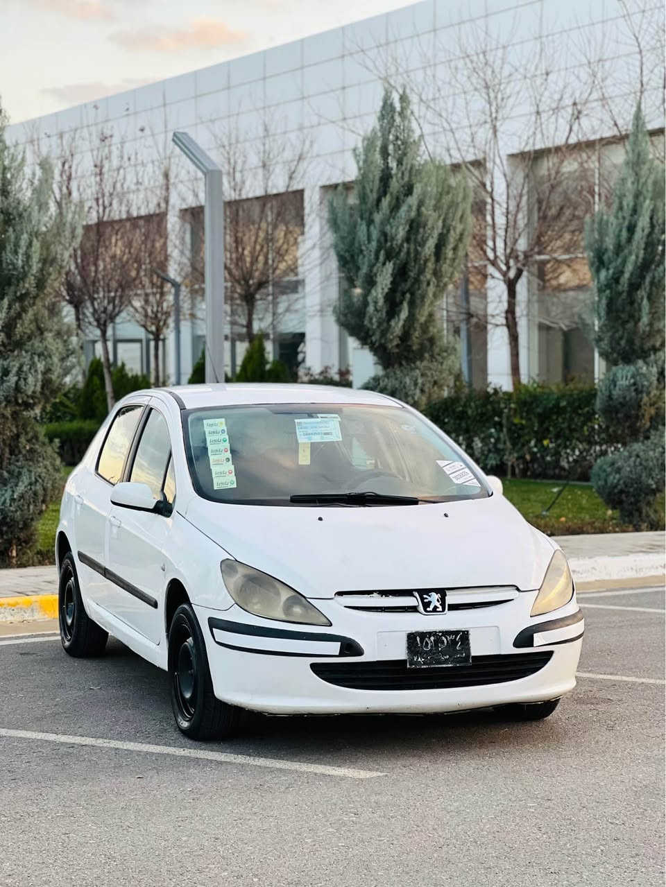 سەرەتا بە ناوی خوای گەورە
*********** 
بیجۆی حەجمی ٣٠٧  گێر ئۆتۆماتیک و عادی جام کارەبا شاشە ئایپاد و کامێرەی بۆ بەستراوە تەبرید لەگەل سلف داگیرسێنە  گێر مەکینە کارەبایات تەقەو رەقەی بەشەرت 
سەنەوی ئەسلی جنوبی لەگەلە بەشەرتی ئەوەلیات 
ئەوەلیاتەکەی خۆم رامکێشاوە
نرخی ٤١ گەلا 
لەسلێمانیم 
*********** السليمانية, العراق
