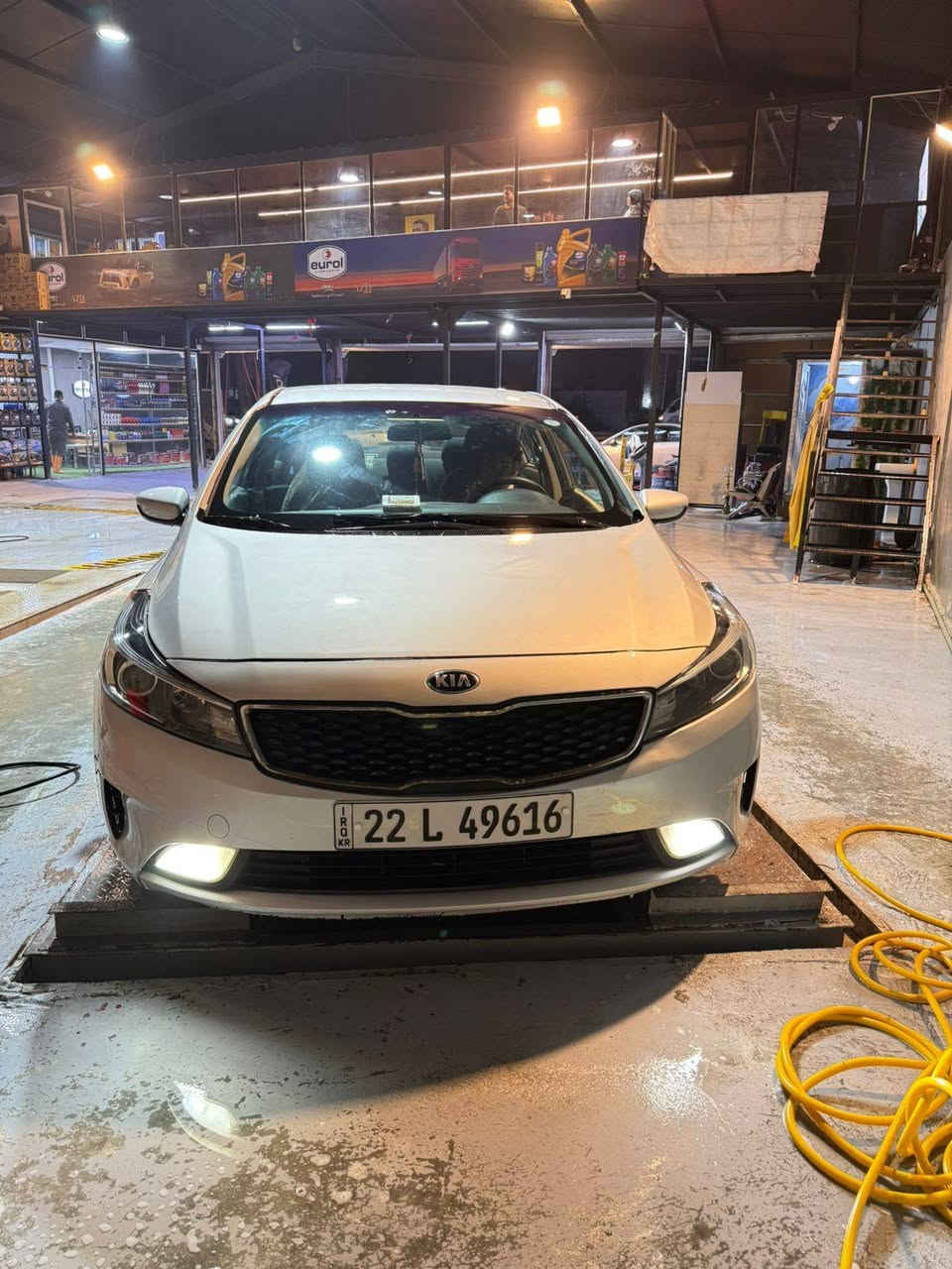 سلام عليكم البيع كيا فورتي 2017 أمريكي حادث جاملغ وبنيد وبيها بالعراق باب صبغ السيارة
شرط احلة من الصور

وبالخير عالياخذها

حدادية جديدة

تبريد ثلج

فول زنون

فول تحكم ستيرن

محرك 2000 دوش

كير 6 سرعات atm

السيارة ربع متصرف عليها

3 أنظمة قيادة

السيارة شرط سونار ماكو غير الي ذاكرهن وبدون دواخل رقم اربيل دولي هزه وسنوية ورقم كله جديد

سنوية باسمي

السيارة مماشية وممتعوبة مال بيت وجناي

السعر 110وبيها
رقم ***********
