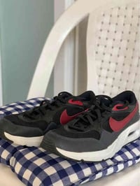 شبه جديد • ماركة ألمانية • مقاس ٤٠