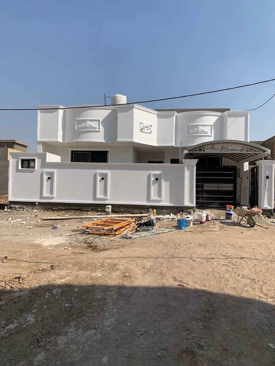 كادر نعمل كافة انواع الديكورات الداخليه والخارجيه فوم بوردكس جبس سقوف ثانويه وكافة انواع الاصباغ وطلس وشغل درجه اوله للاتصال *********** او مراسله الصفحه
