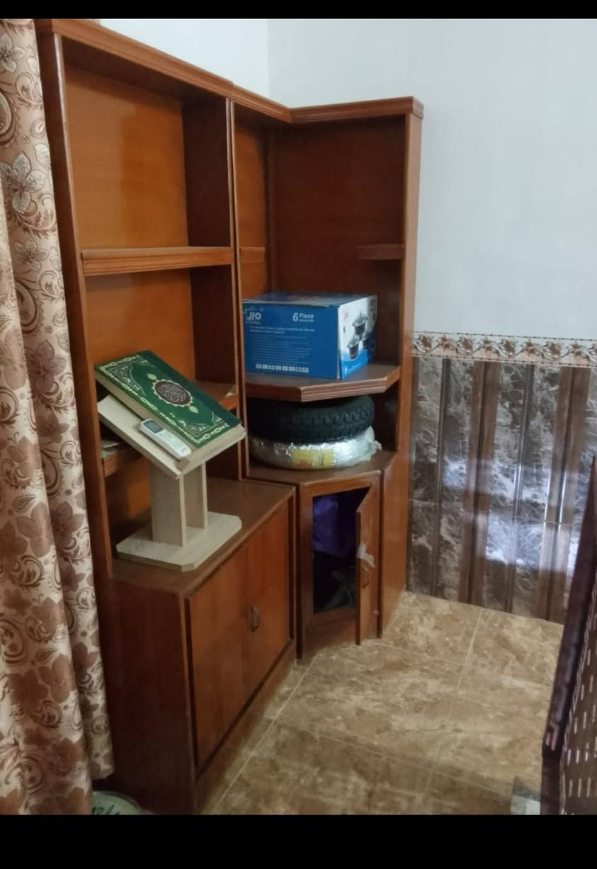 غرفه اخشاب للبيع السعر 550 المكان الرمادي التاميم.     ***********
