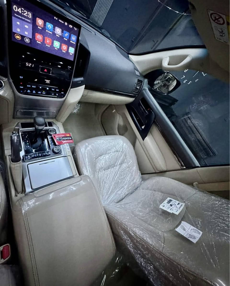 📦Toyota Land Cruiser _ 2020 _ 71000km📦

💎💎اللَّهُمَّ صَلِّ عَلَى مُحَمَّدٍ وَعَلَى آل مُحَمَّدٍ💎💎  
أرخص سعر

رقم /*********** 
سعر/528$
مكان/سليمانيه
‎سياره شريكه (فطيم) 
سياره (6) سلندر  
📦📦

🔷تويتا لاند كروز  _ 2020_🔷سياره مواصفات معروفه (فطيم اصلي)
🔷 سياره (2) كوشنات كهرباي (٣) دگم
🔷سياره (8) ايرباكات _ و شاشه كبيره خلفي
🔷
‎🔷سياره مكفول دعامي لي دعاميه    
🔷بدون صبغ .. 
‎🔷غراضات كامل موجود  هيدفونات موجوده 

🔷سياره ماشي ٧١٠٠٠كيلو حقيقي
🔷4 اطارات و ويل جديد شريكه مامفتوح
🔷سياره داخل بيجي كوشنات جلد
🔷ماشالله سياره حتا تاير و ويل ما مفتوح 

🔷سياره محرك و كير بشرت مامفتوح جديد جديد
🔷 محرك (V6) GXR
🔷سياره  نظيفه كلشي علي بلادي 

🔷مواصفات
(بصمه .. الانزلاق .. كشن جلد  .. ثلاجه ..  زينون .. هواء مزدوج .. نيظام ايكو ..
حساسيه الديك الموخره مرايات .. فتحه ..
تشغيل عن بعد ..  باب بصمه ,٤كاميرات . _  

بدون مصرف

🔷سياره مال بيت أي نقص مابيها

🔷نفس اليوم / تحويل و وكاله حاظر مباشر
سنويه جديد 
🔷 سياره داخل / سليمانيه 
🔷سعر ..  ٥٢٨$ ورقة
🔷رقم / *********** السليمانية, العراق
