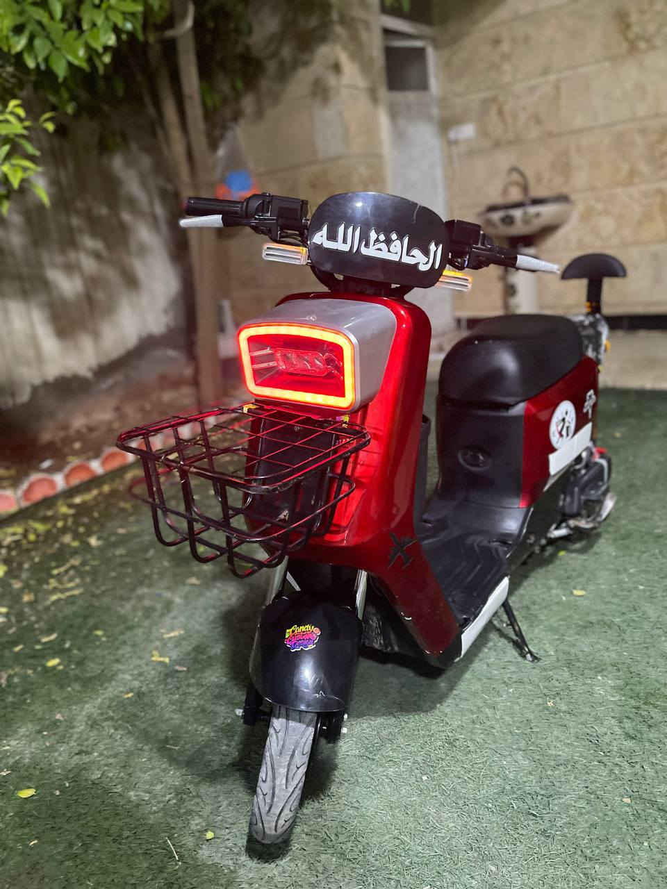 دراجه شحن للبيع نوع(R7) موديل(2025) فول مواصفات لايت عالي وناصي إشارات لكزز دراجه جديد  R رجوع للخلف بطاريات  عدد 5 ملف 1700 حقيقي سرعة بالشاشه 99 سرعه حقيقي 65 تايرات جديد بريكات دسك رياضي سماعة بلوتوث MB3بلادي نضافه 100%سعر375 وبي مجال للطيبين التواصل خاص او الرقم***********
