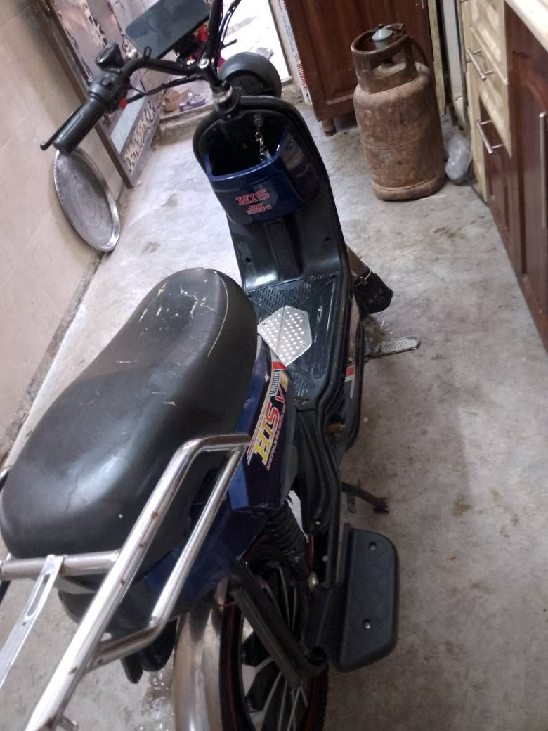 دراجة شحن His اربع سرع خمس بطاريات كبار السعر 225وبيها مجال بصمتين وسويج كهربائيات كلها شغالة اشاير هورن بغداد الحسينية ***********واتساب ايضا بغداد, العراق
