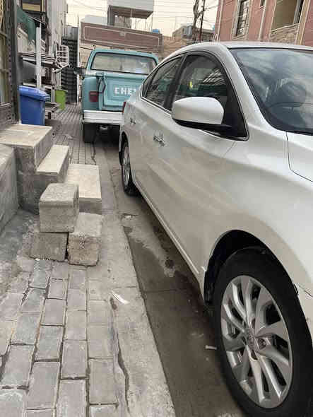 السلام عليكم من رخصة اعضاء الكروب المحترمين نيسان سينترا 2019 وارد امريكي حادث جاملغ السايق والبنيد بدون دواخل مواصفات شاشه لمس ويل كب  ريموند سويج باتري جديد بلضمان صدرها جديد تخم تاير كير مكينه مكفولات السياره جاهزه من كل النواحي مكاني الشعب للاستفسار *********** سعرها 105 وبيها مجال
